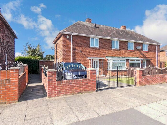 3 Bedroom Semi-Detached House To Rent In Bradhope Road, Middlesbrough, TS3