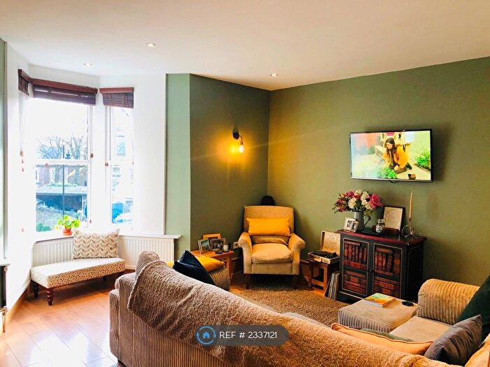 2 Bedroom Flat To Rent In Priory Road, Sheffield, S7