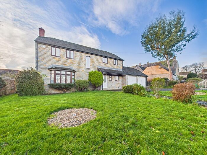 4 Bedroom Detached House For Sale In Mow Barton Road, Kingsdon, TA11