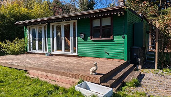 2 Bedroom Cottage To Rent In Cattlegate Road, Enfield, EN2