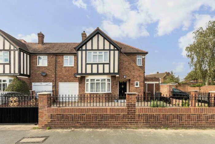 4 Bedroom Property To Rent In Main Street, Feltham, TW13