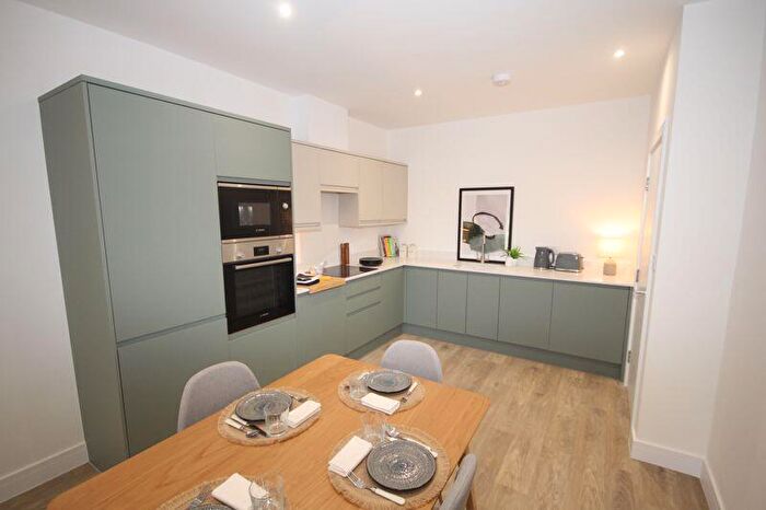 2 Bedroom Flat For Sale In Central Thame, OX9