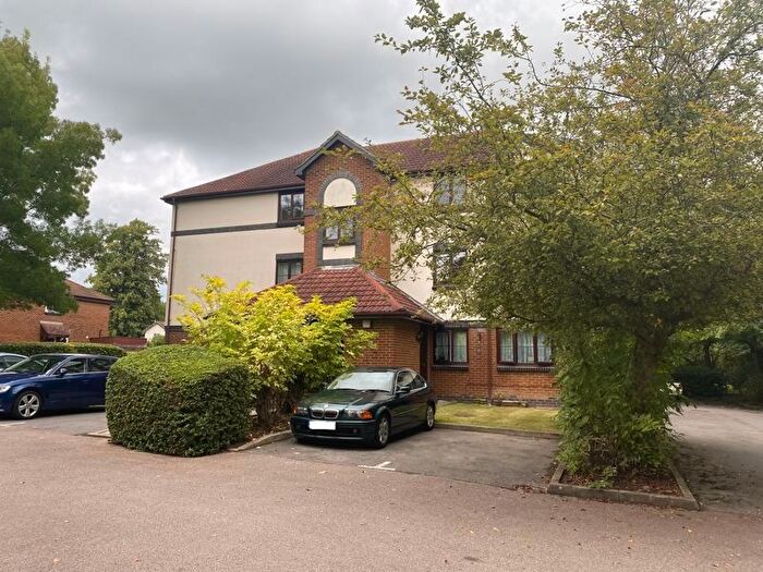1 Bedroom Flat To Rent In Wordsworth Mead, Redhill, RH1