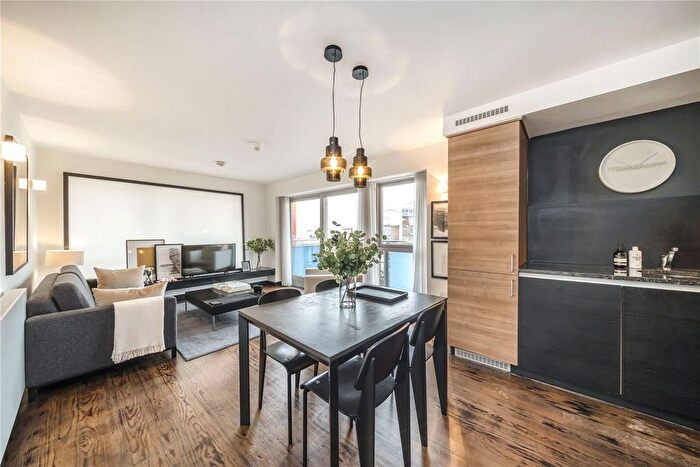 2 Bedroom Flat For Sale In West Parkside, Greenwich, SE10