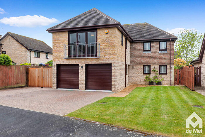 5 Bedroom Detached House For Sale In Lords Green, Woodmancote, GL52