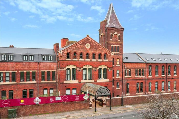 1 Bedroom Flat To Rent In New Road, Rochester, Kent, ME1