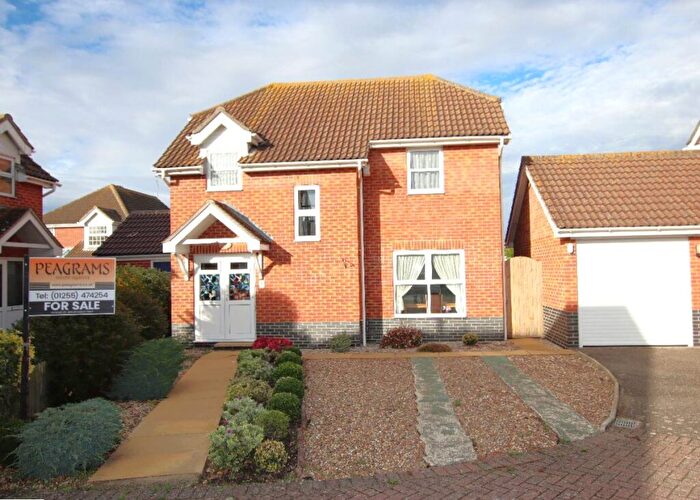 4 Bedroom Detached House For Sale In Selsey Avenue, Clacton On Sea, CO15