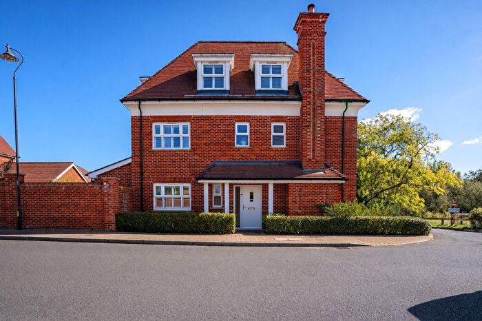 4 Bedroom Semi-Detached House For Sale In The Boulevard, Horsham, RH12
