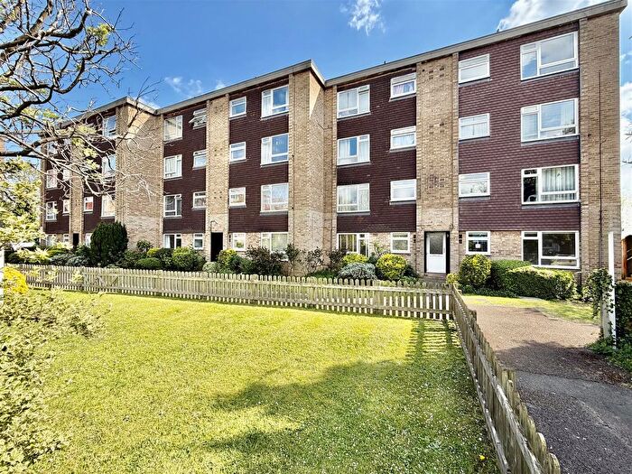 1 Bedroom Flat To Rent In Stourton Avenue, Feltham, TW13