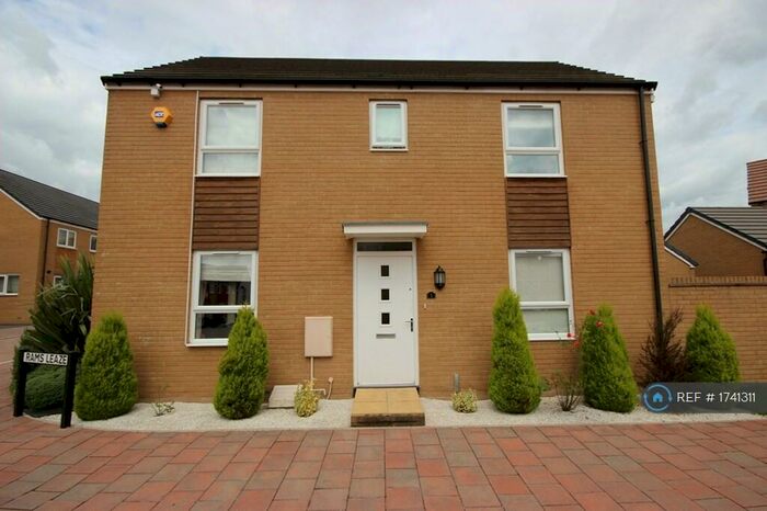 3 Bedroom Detached House To Rent In Rams Leaze, Patchway, Bristol, BS34