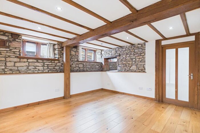 2 Bedroom Character Property To Rent In A London Road, Wansford, Peterborough, Cambridgeshire, PE8