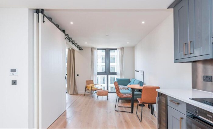 Apartment To Rent In Flat, Emery Way, London, E1W