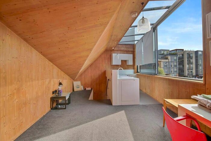 1 Bedroom Town House To Rent In Bermondsey Street, London, SE1