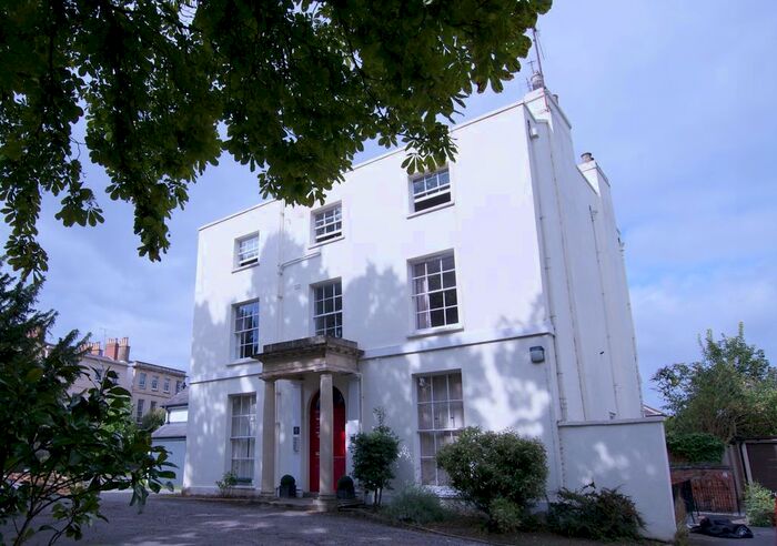 3 Bedroom Flat To Rent In The Courtyard, Montpellier Street, Cheltenham, GL50