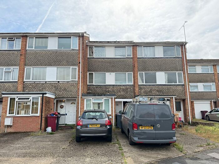 3 Bedroom Property For Sale In Elvaston Way, Tilehurst, Reading, Berkshire, RG30