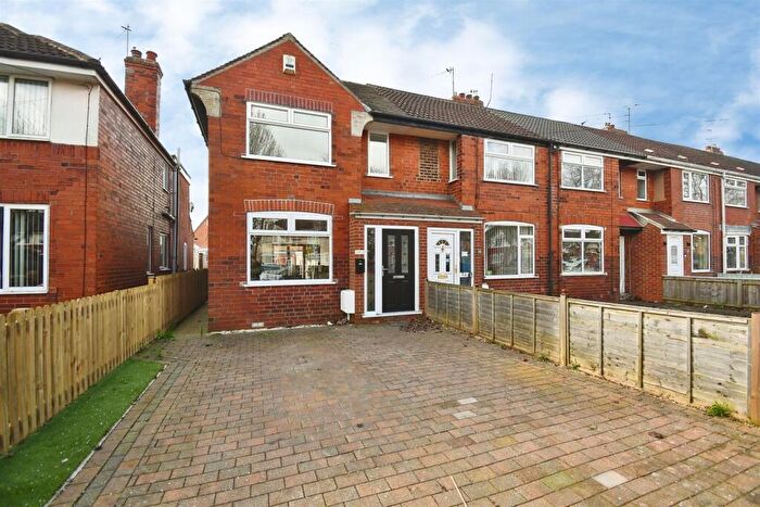 2 Bedroom End Of Terrace House For Sale In Wold Road, Hull, HU5