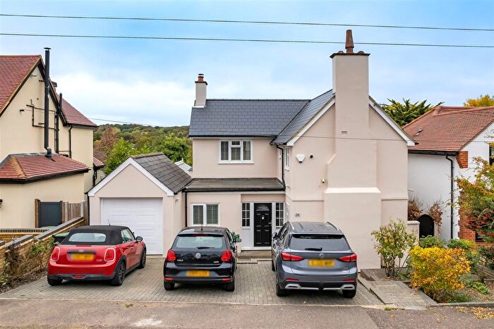 4 Bedroom Detached House For Sale In Blackacre Road, Theydon Bois, CM16