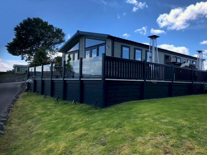 2 Bedroom Mobile/park Home For Sale In Trefiw Road, Conwy, Conwy LL18