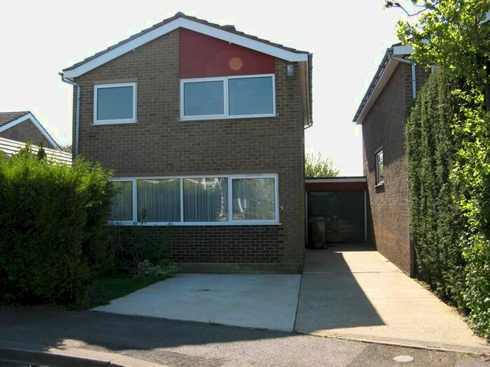 3 Bedroom Detached House To Rent In Morland Way, Bedford, MK41