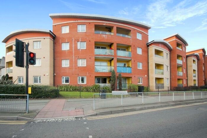 2 Bedroom Apartment To Rent In Victoria Road, Romford, RM1
