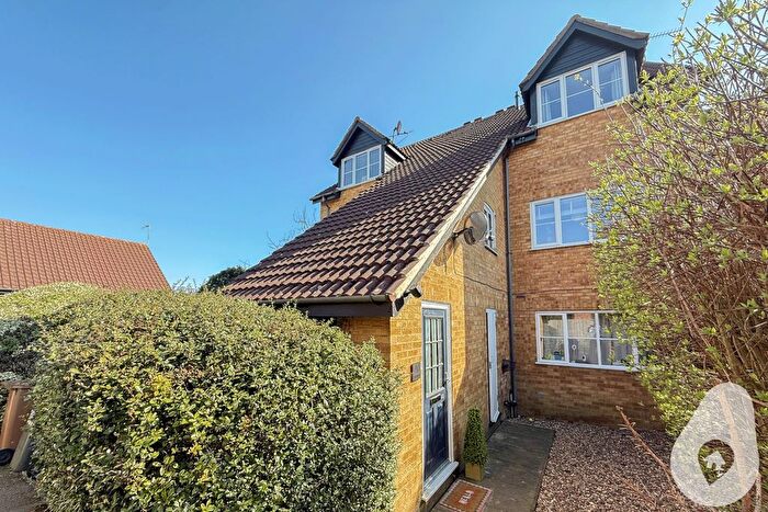 1 Bedroom Maisonette For Sale In Woodstock, Knebworth, Hertfordshire, SG3