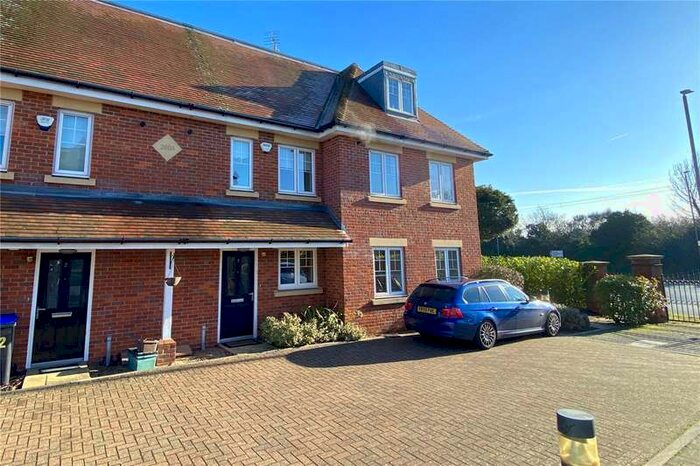 3 Bedroom Terraced House To Rent In Waldenbury Place, Beaconsfield, Buckinghamshire, HP9