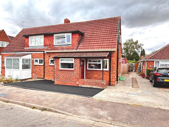 3 Bedroom Semi Detached House For Sale In Rodney Close, Longlevens, GL2