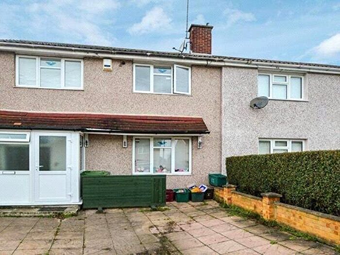 3 Bedroom End Of Terrace House For Sale In Craydene Road, Erith, DA8