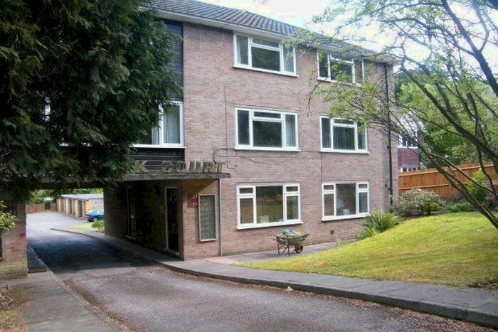 2 Bedroom Flat To Rent In Gatton Park Road, Redhill RH1