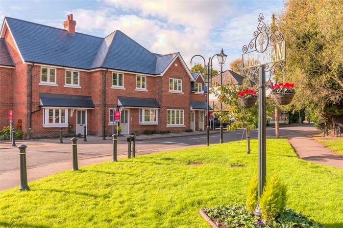 1 Bedroom Flat To Rent In Updown Hill, Windlesham, Surrey, GU20