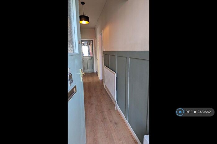 3 Bedroom Flat To Rent In Glanderston Drive, Glasgow, G13