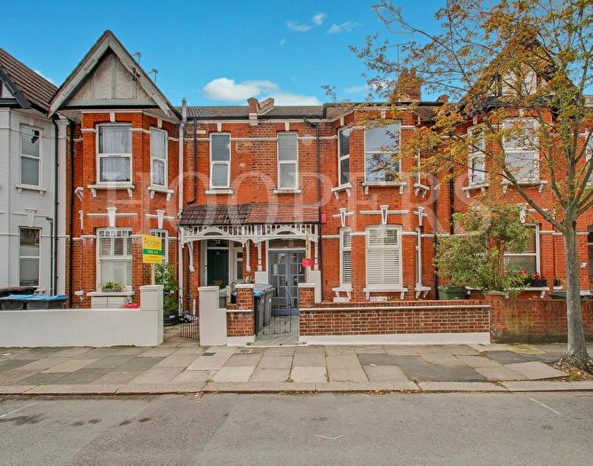4 Bedroom Maisonette For Sale In Newton Road, London, NW2