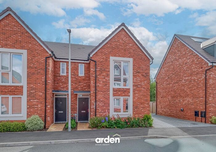 3 Bedroom Semi-Detached House For Sale In Dineley Road, Cofton Hackett, B45