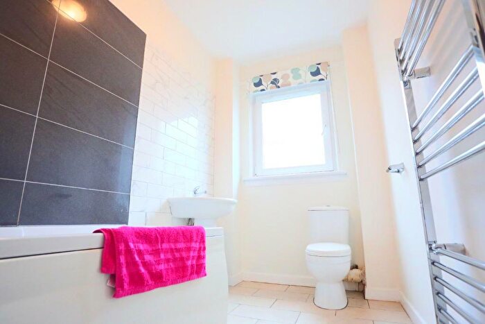 2 Bedroom Flat To Rent In Abercorn Court, Duddingston, Edinburgh, EH8