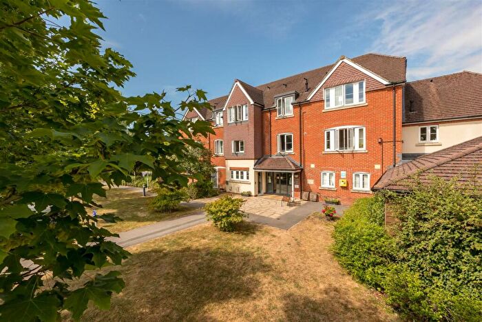 1 Bedroom Apartment For Sale In Icknield Place, Goring, RG8