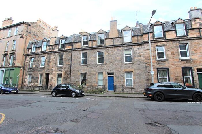 2 Bedroom Flat To Rent In Blackwood Crescent, Newington, Edinburgh, EH9