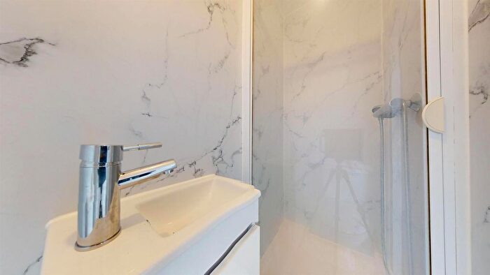 1 Bedroom Flat To Rent In West Cromwell Road, London, SW5