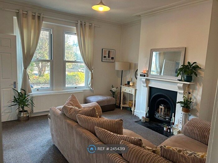 2 Bedroom Flat To Rent In Newbridge Road, Bath, BA1