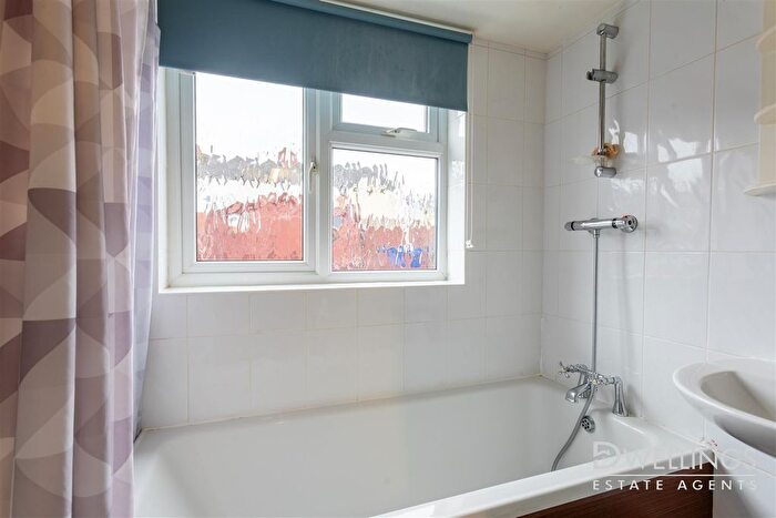 3 Bedroom Terraced House For Sale In Clarence Street, Burton-On-Trent, DE14