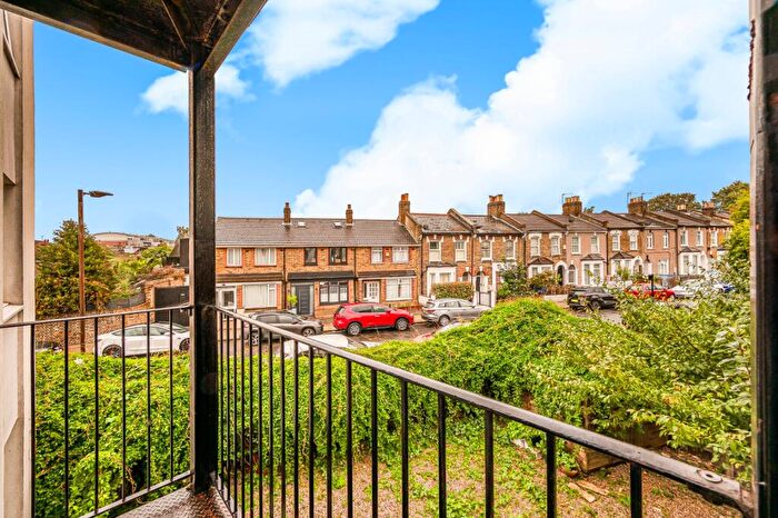 1 Bedroom Flat For Sale In Stanbury Road, Surrey Quays, SE15