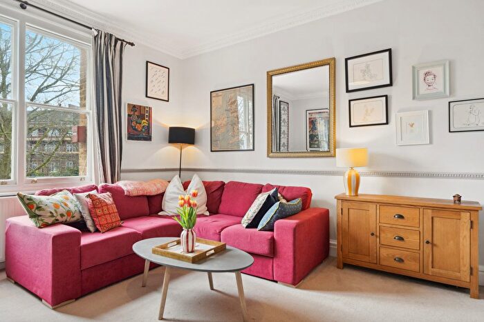 2 Bedroom Flat For Sale In Carleton Road, London, N7