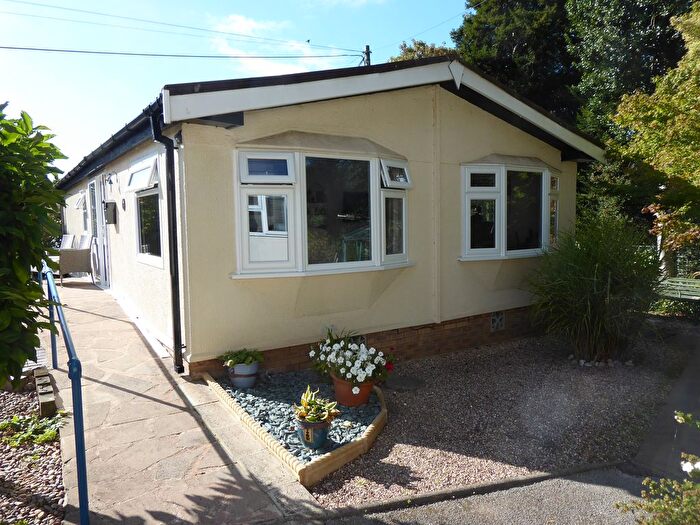 2 Bedroom Park Home For Sale In Meriden Hall Park, Berkswell Road, Main Road, Meriden, Coventry, CV7
