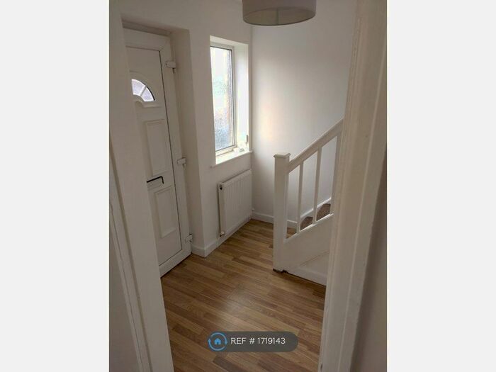 3 Bedroom Semi-Detached House To Rent In Laburnum Avenue, Manchester, M45