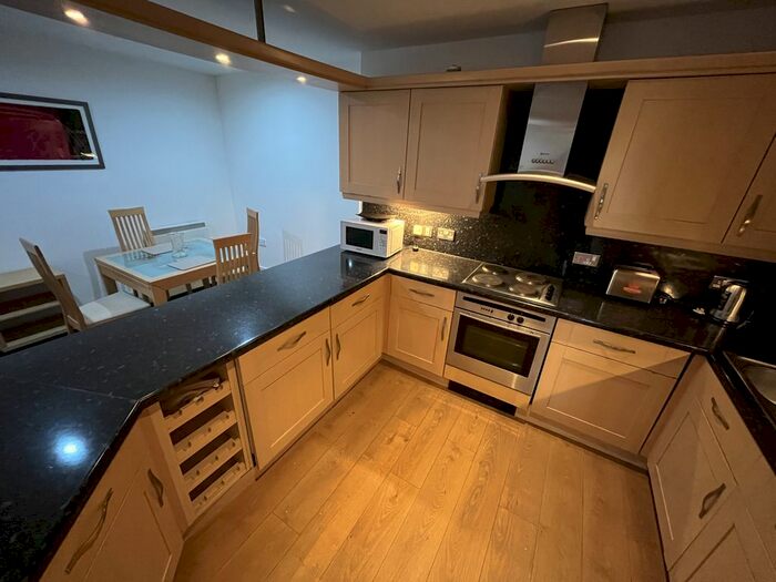 2 Bedroom Flat To Rent In Imperial Point, The Quays, Salford, M50