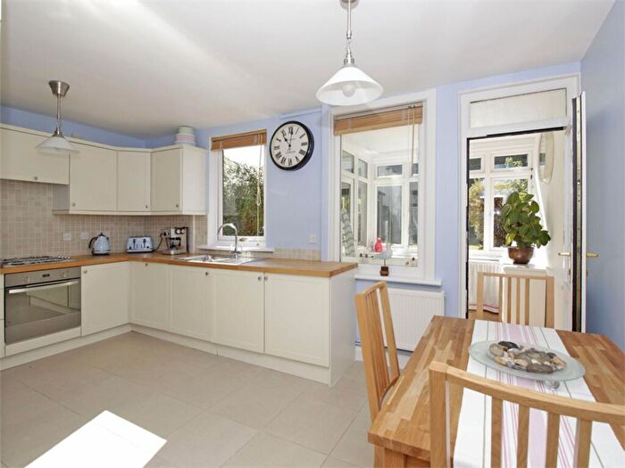 2 Bedroom Semi-Detached House To Rent In Bynes Road, South Croydon, CR2