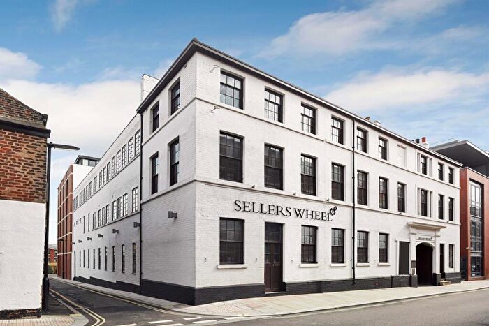 4 Bedroom Property To Rent In Flat, Sellers Wheel, Sheffield, S1