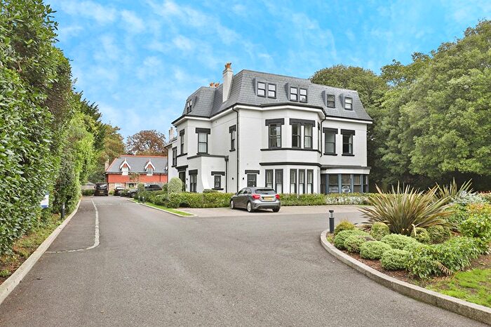 2 Bedroom Flat For Sale In Christchurch Road, Bournemouth, Dorset, BH1