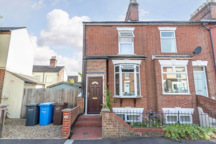 3 Bedroom Semi-Detached House For Sale In Marion Road, Norwich, NR1