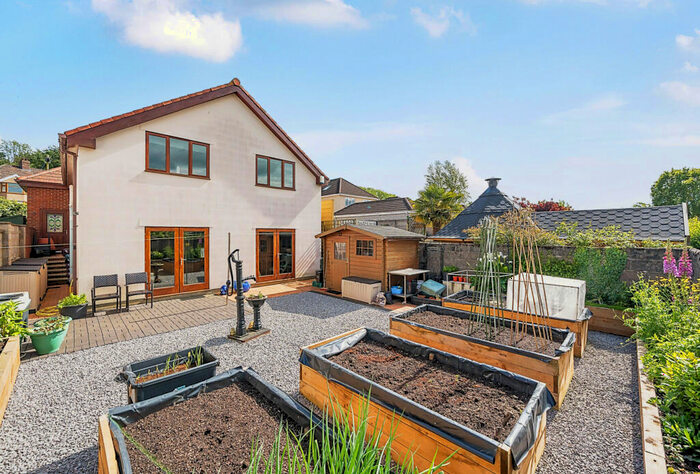 4 Bedroom Detached House For Sale In Parkway, Midsomer Norton, Radstock, Somerset, BA3