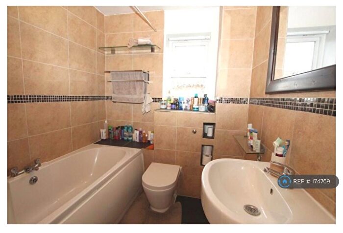 2 Bedroom Flat To Rent In Chamberlayne Avenue, London, HA9